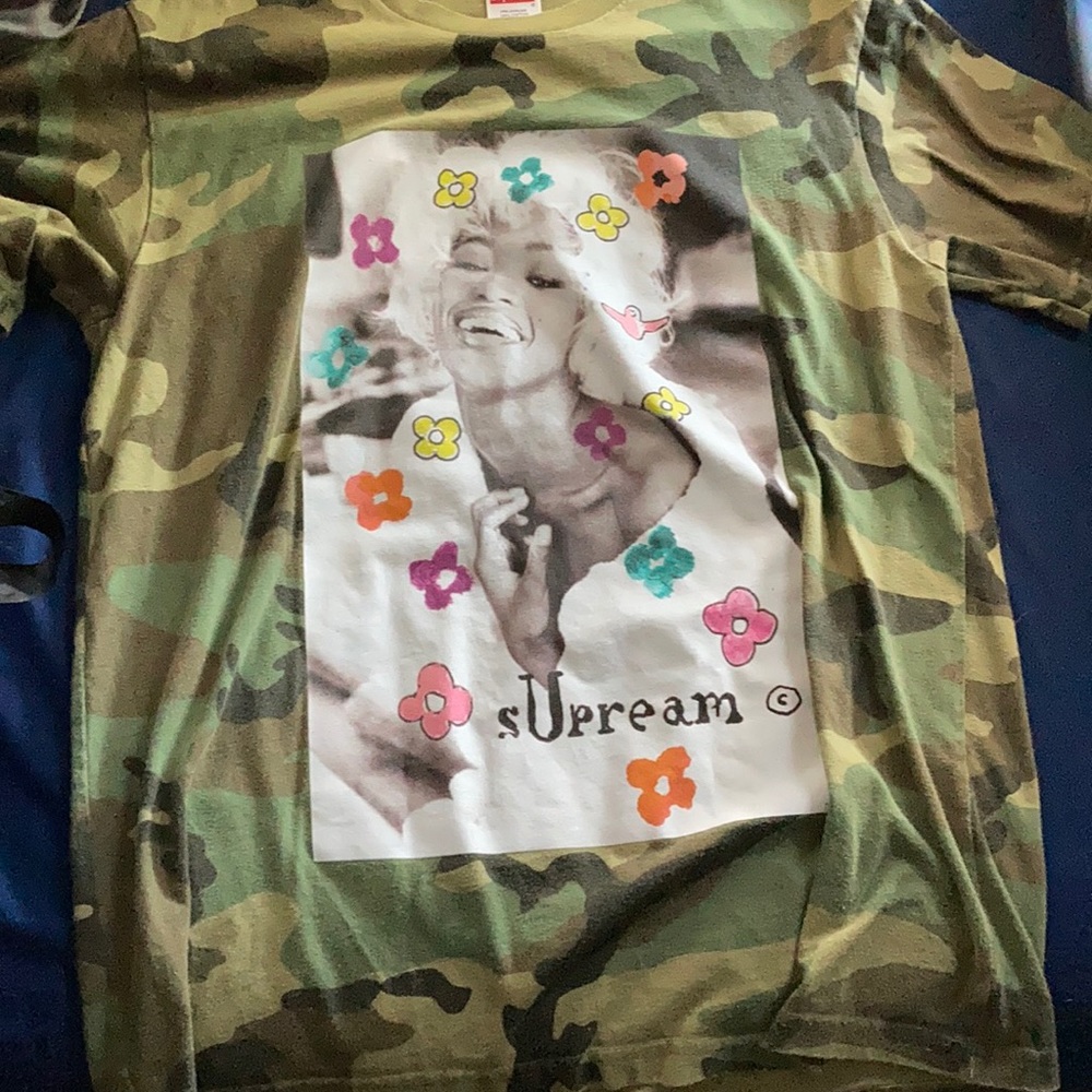 Supreme shirt
